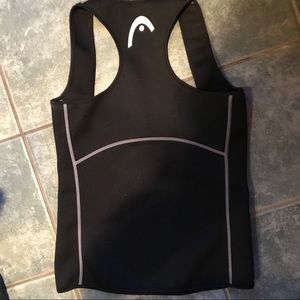 Head sleeveless black tank